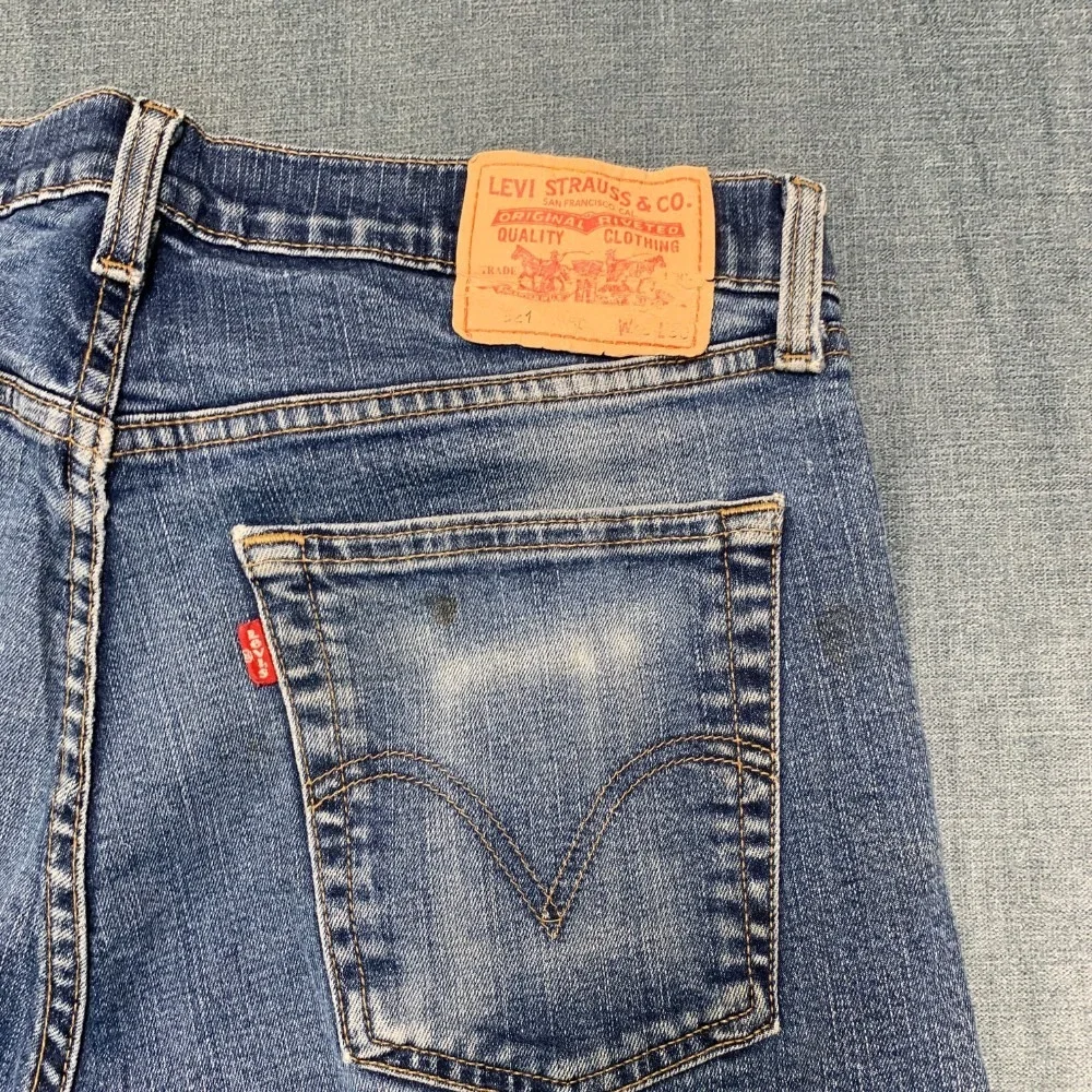 Vintage Levi's 521 Jeans Mens 38x30 Blue Denim Stretch Medium Wash Straight Leg